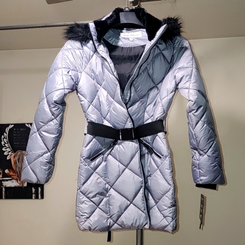 NWT Silver Grey diamond pattern puffer with black faux fur removable hood.